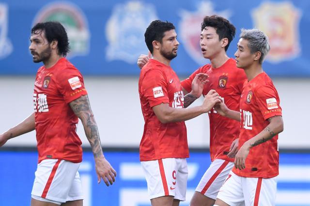 C7娱乐-关于强强对话，众多夺冠热门实力暴露，积分争夺激烈的信息