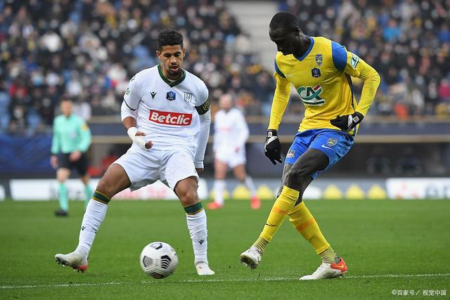 包含沃特福德逆转胜谢菲联，重返积分榜前列的词条