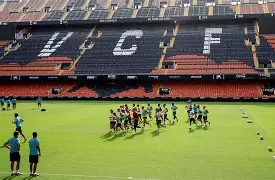 瓦伦西亚大胜梅斯塔利亚，实现联赛双杀的简单介绍