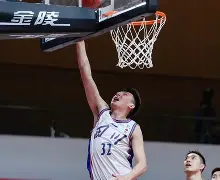 关于战术调整有效，球员状态火热助力球队取胜的信息